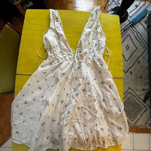hm white dress with little flowers and tie up - looking for best offer - Picture 1 of 5